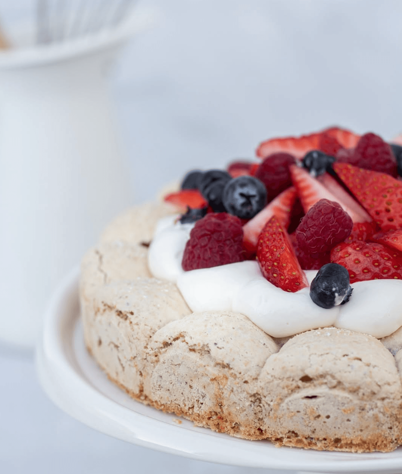 Bizcocho de Avellana con Frutos Rojos